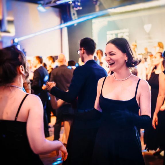 Reprezentační ples UP – velký večer v předvečer 80. výročí obnovení UP po válce v roce 1946. Právě teď v NH Collection Olomouc Congress!

#univerzitnimesto!